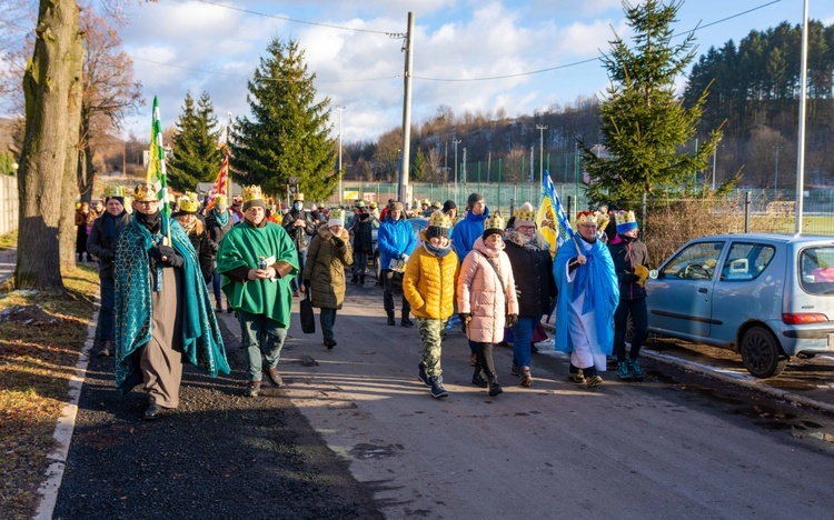 Orszak Trzech Króli 2022 w Mieroszowie