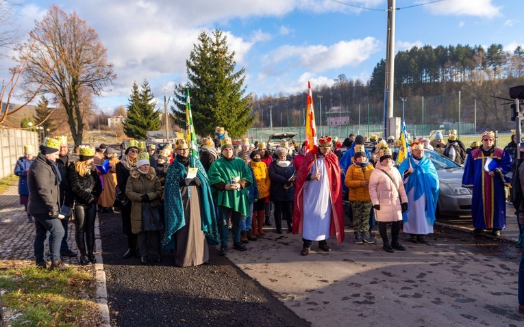 Orszak Trzech Króli 2022 w Mieroszowie