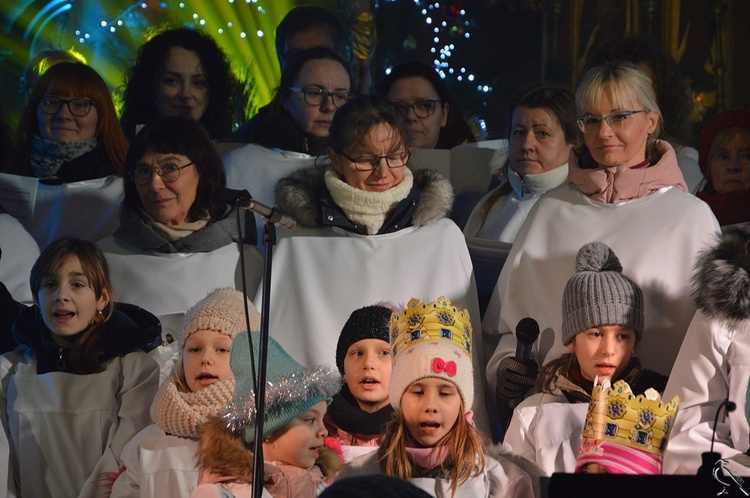 Rodzina "Sygnału Miłosierdzia" zagrała z dziećmi koncert kolęd