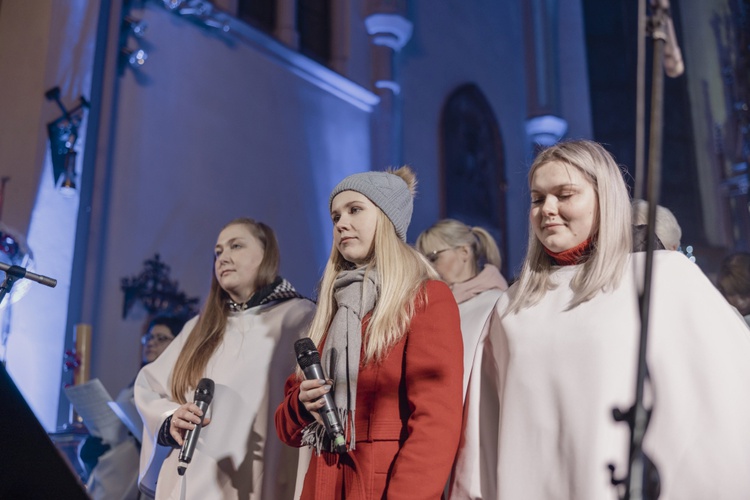 Rodzina "Sygnału Miłosierdzia" zagrała z dziećmi koncert kolęd