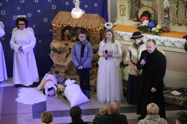 Radomyśl Wielki. Jasełka personelu Ochronki św. Józefa