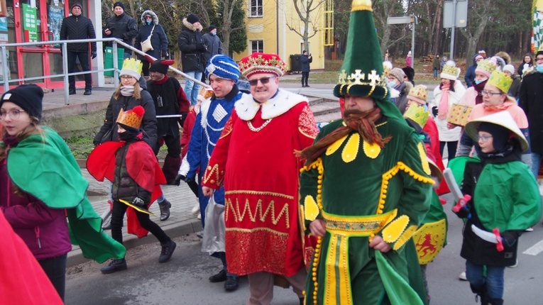 Orszak Trzech Króli 2022 w Brzegu Dolnym