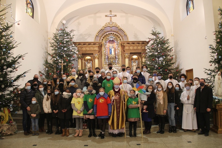 Kolędnicy misyjni w Świerklanach