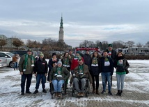 Kibice Śląska Wrocław uczestniczyli w pielgrzymce na Jasną Górę. "Jesteśmy świętym Kościołem grzeszników"