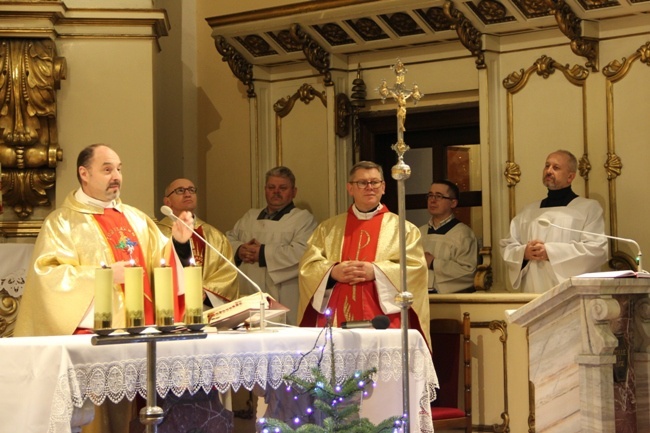 Poświęcenie tablicy pamiątkowej o. Huberta Czumy SJ