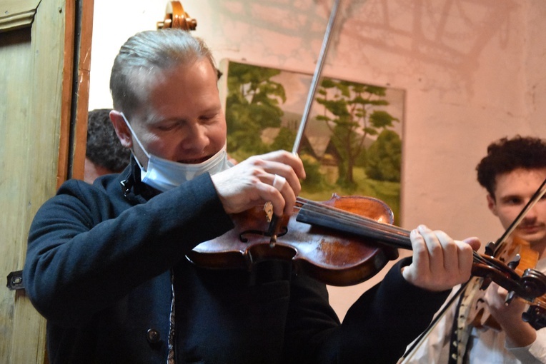 Kolędowanie pod Babią Górą 