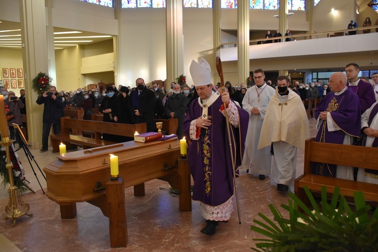 Pożegnanie śp. ks. Rafała Saramy