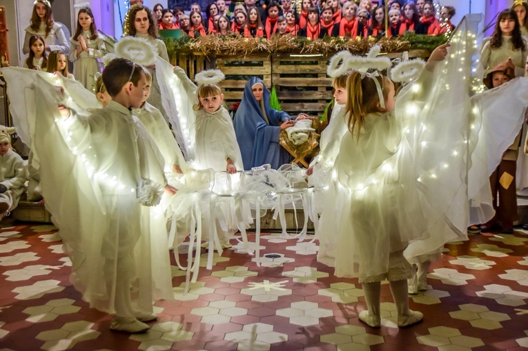 Rybnik-Niedobczyce. Jasełka w parafii NSPJ