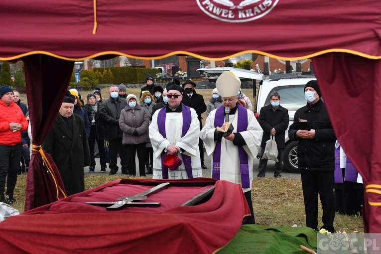 Pogrzeb ks. Bogdana Niparki