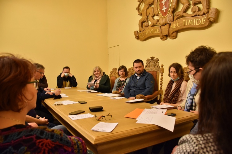 Abp Tadeusz Wojda spotkał się z delegatami synodalnymi