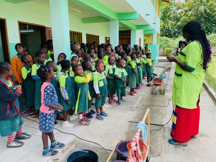 Dzieci z Bertoua, Ewa Gawin i kameruński wolontariat