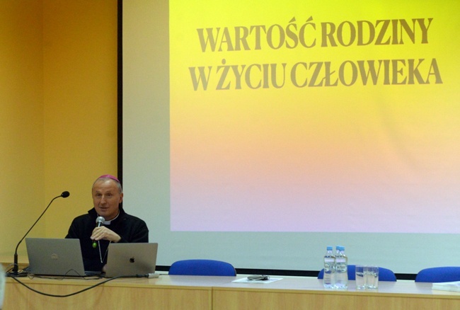 Konferencja pt. "Rodzina w życiu człowieka"