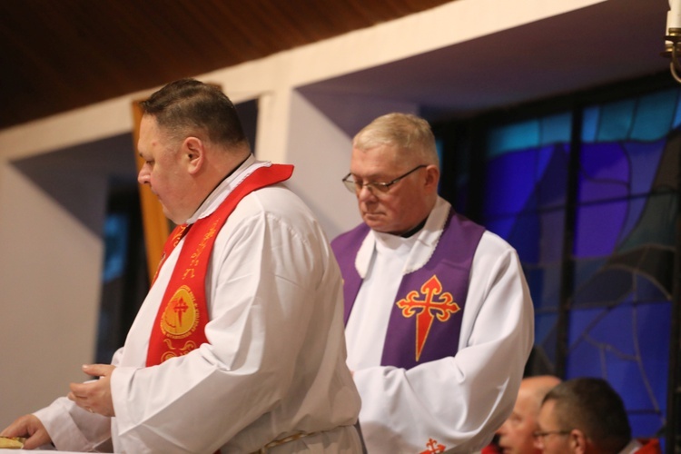 Ostatnie pożegnanie śp. ks. kan. Tadeusza Krzyżaka w Bystrej Krakowskiej