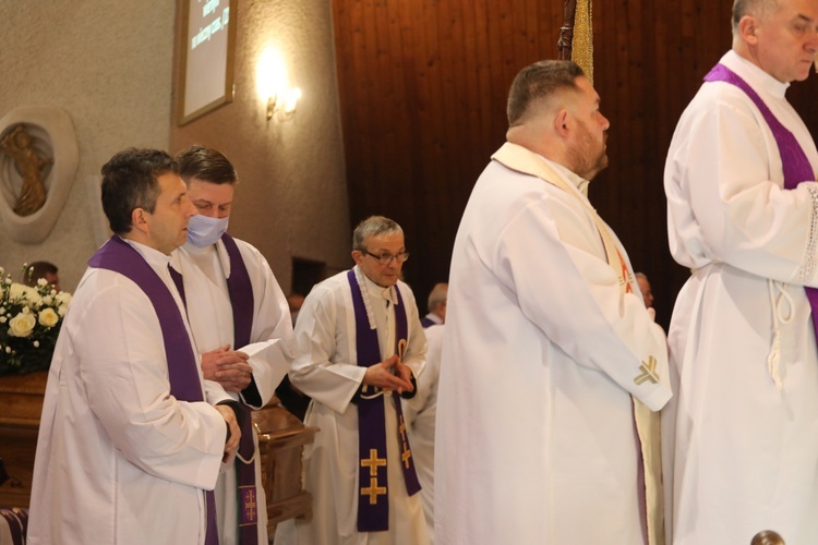 Ostatnie pożegnanie śp. ks. kan. Tadeusza Krzyżaka w Bystrej Krakowskiej