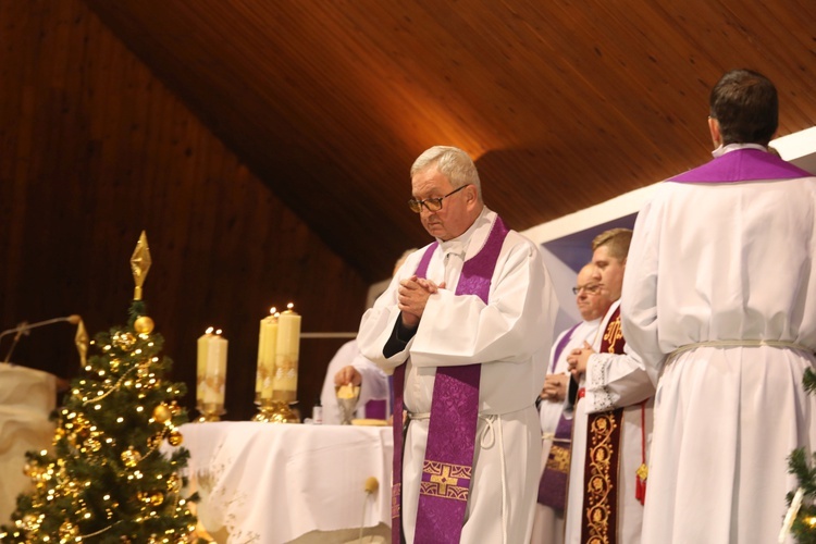 Ostatnie pożegnanie śp. ks. kan. Tadeusza Krzyżaka w Bystrej Krakowskiej