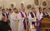 Ostatnie pożegnanie śp. ks. kan. Tadeusza Krzyżaka w Bystrej Krakowskiej