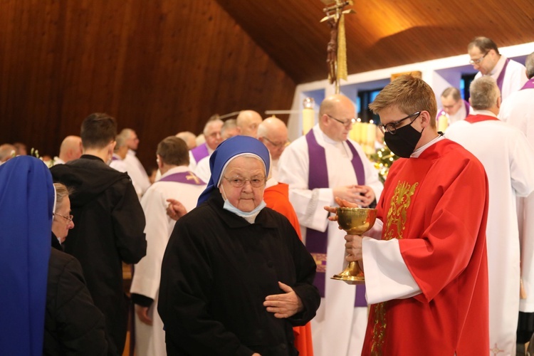 Ostatnie pożegnanie śp. ks. kan. Tadeusza Krzyżaka w Bystrej Krakowskiej