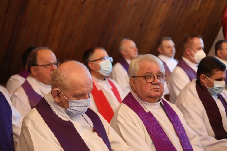 Ostatnie pożegnanie śp. ks. kan. Tadeusza Krzyżaka w Bystrej Krakowskiej