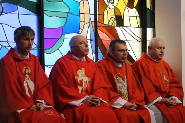 Ostatnie pożegnanie śp. ks. kan. Tadeusza Krzyżaka w Bystrej Krakowskiej