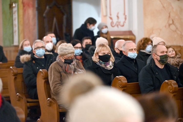 Świdnica. Odpustowa Msza św. u paulinów