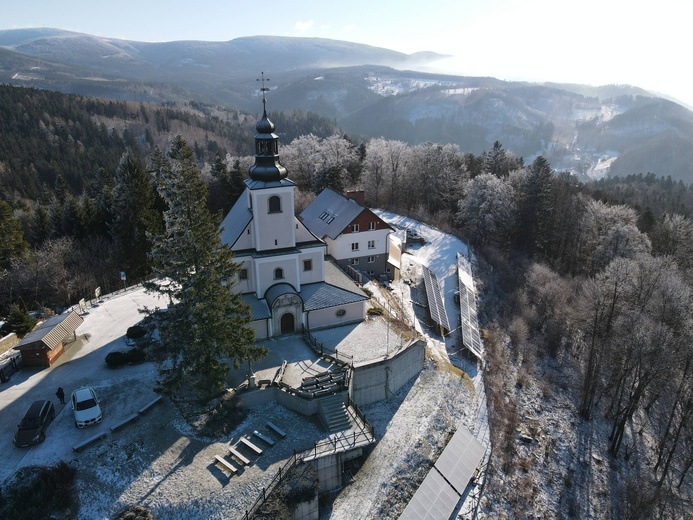 Sanktuarium Maryjne Górze Iglicznej w Sudetach