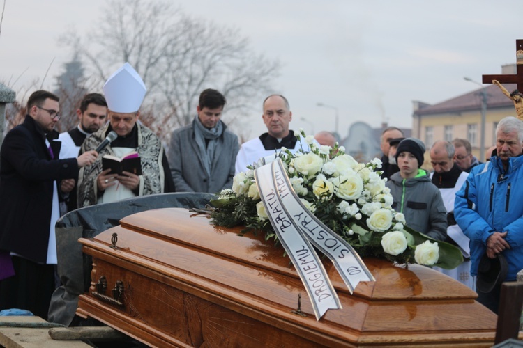 Ostatnie pożegnanie śp. ks. kan. Tadeusza Krzyżaka w Bielsku-Białej Hałcnowie