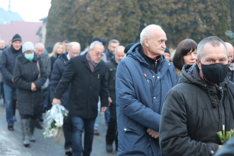 Ostatnie pożegnanie śp. ks. kan. Tadeusza Krzyżaka w Bielsku-Białej Hałcnowie