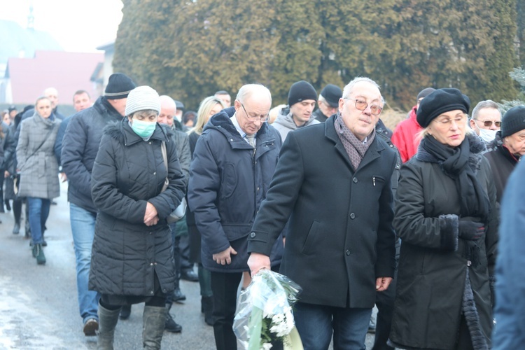 Ostatnie pożegnanie śp. ks. kan. Tadeusza Krzyżaka w Bielsku-Białej Hałcnowie