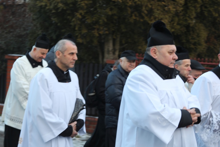 Ostatnie pożegnanie śp. ks. kan. Tadeusza Krzyżaka w Bielsku-Białej Hałcnowie