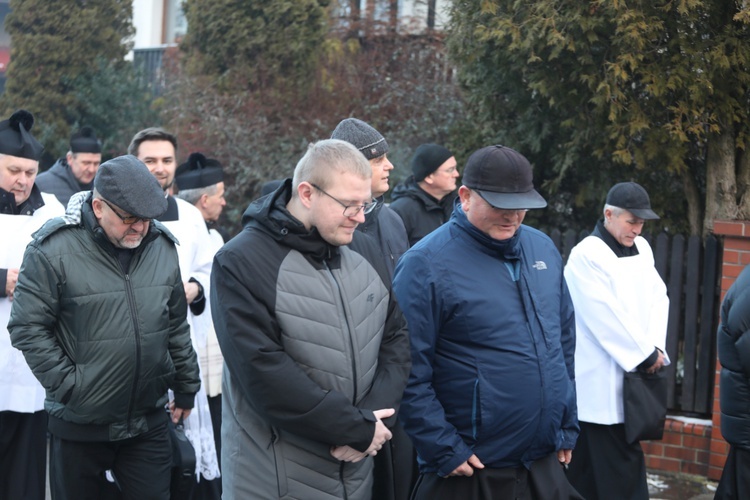 Ostatnie pożegnanie śp. ks. kan. Tadeusza Krzyżaka w Bielsku-Białej Hałcnowie