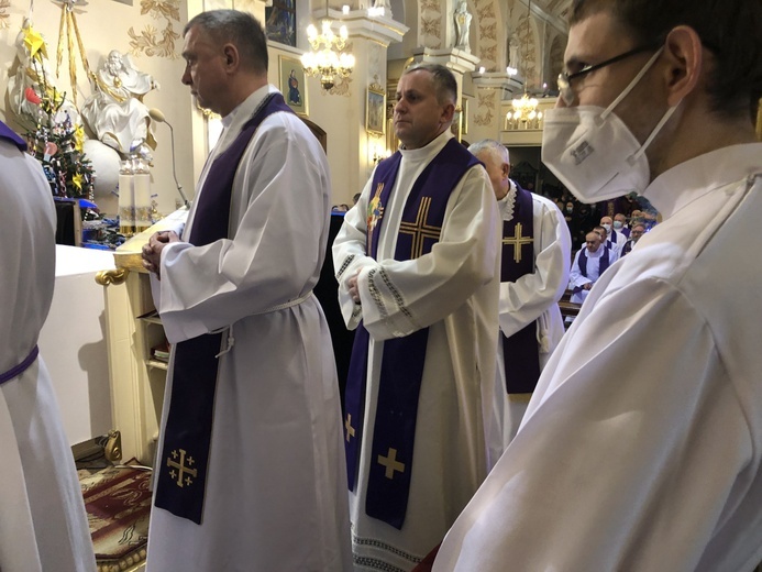 Ostatnie pożegnanie śp. ks. kan. Tadeusza Krzyżaka w Bielsku-Białej Hałcnowie