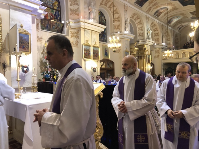 Ostatnie pożegnanie śp. ks. kan. Tadeusza Krzyżaka w Bielsku-Białej Hałcnowie