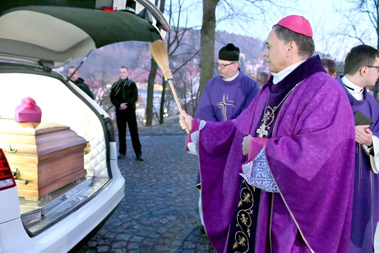 Msza żałobna ks. Antoniego Kopacza w Polanicy-Zdroju 