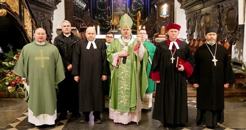 W archikatedrze oliwskiej spotkali się przedstawiciele Kościołów rzymskokatolickiego, prawosławnego, ewangelicko-augsburskiego, ewangelicko-metodystycznego i polskokatolickiego.