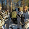 Wspólne ćwiczenia armii szwedzkiej, fińskiej, norweskiej, amerykańskiej i brytyjskiej.