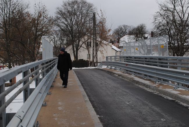 Wiadukt nad torami jest już przejezdny.