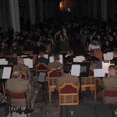 Stalowa Wola. Wojskowy koncert kolęd