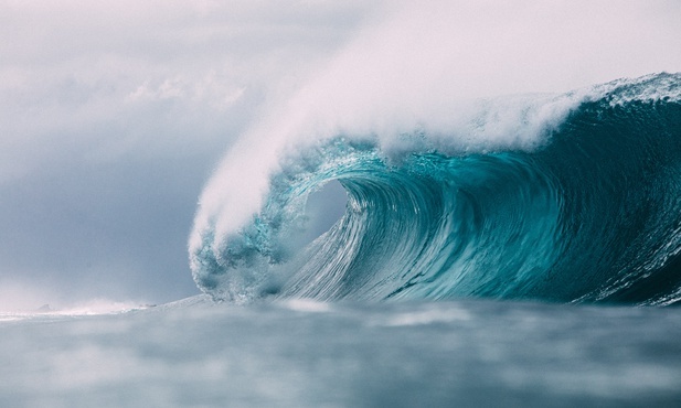 Tonga: 57-letni mężczyzna przetrwał 27 godzin w morzu podczas tsunami