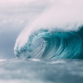 Tonga: 57-letni mężczyzna przetrwał 27 godzin w morzu podczas tsunami