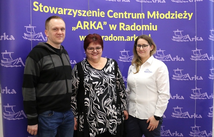 Do zgłaszania kandydatów zachęcają (od lewej) ks. Krzysztof Bochniak, Ewa Kamińska i Agnieszka Banasik.