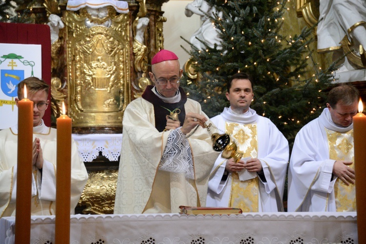 Arcybiskup Adrian Galbas w Kietrzu