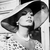 Sophia Loren, bohaterowie z kreskówek i Drupi - oryginalni kandydaci na prezydenta na kartach do głosowania we Włoszech