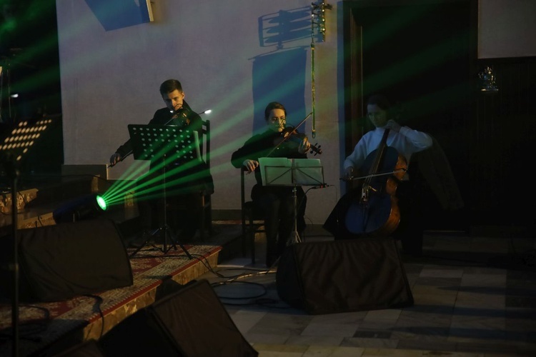 Młodzieżowe kolędowanie w Gromniku