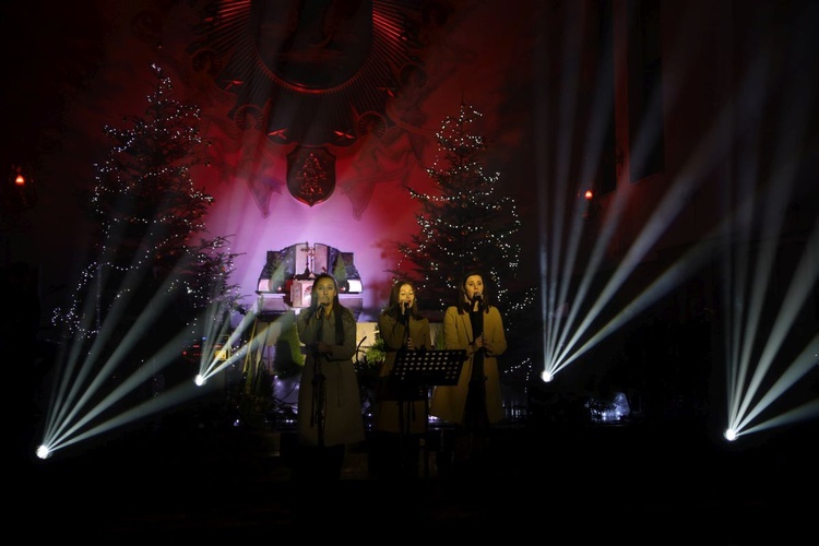 Młodzieżowe kolędowanie w Gromniku