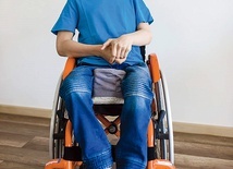 ▲	Mimo ogromnego cierpienia uśmiech często widać na jego twarzy.