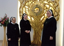 Siostry (od lewej): Dobromiła Urynowicz, Ewelina Bubała i Janina Mateusiak podkreślają, że to miejsce jest dla nich wielkim darem.