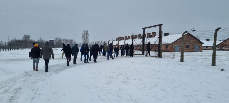 Na drodze krzyżowej w niemieckim obozie koncentracyjnym.