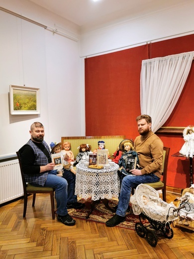 Miejska Biblioteka Publiczna w Rawie Mazowieckiej w kreatywny sposób podchodzi do swojej misji.