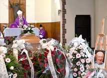 Mszy św. pogrzebowej przewodniczył bp Ignacy Dec.