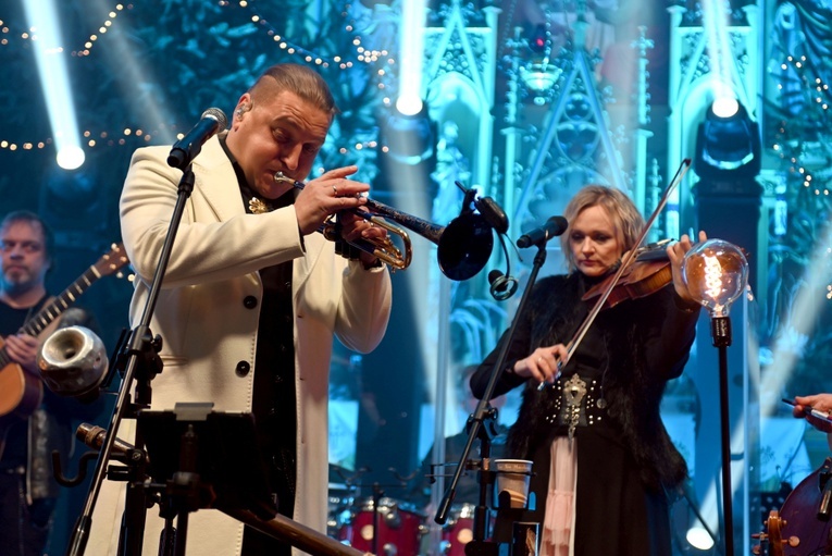 Kolędowanie Golec uOrkiestry w Osieku